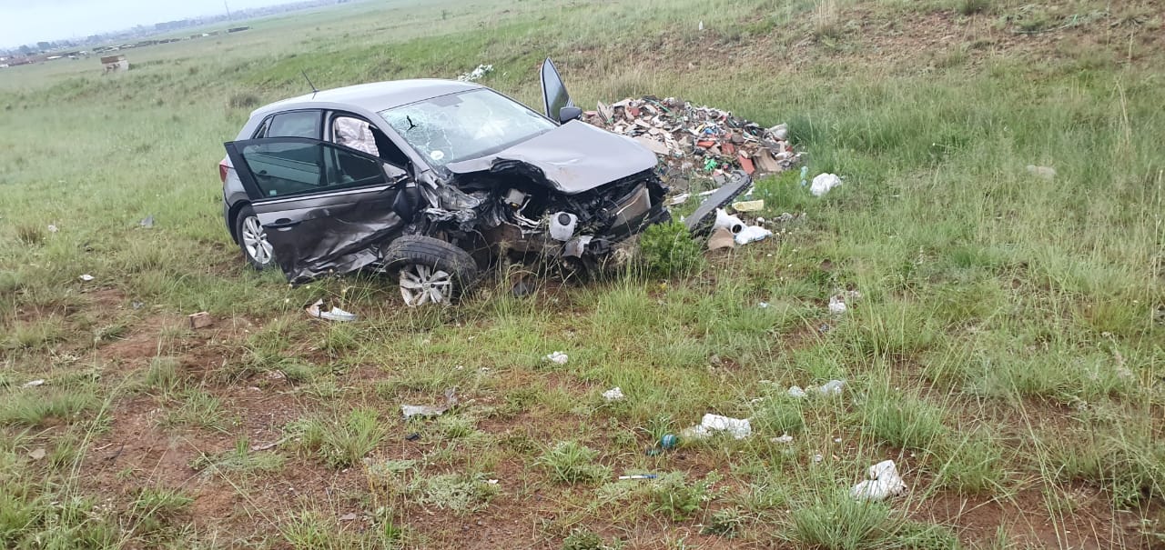 Fatal head-on crash on the Osizweni road