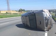 No Injuries in vehicle rollover on the N1 North, Maraisburg