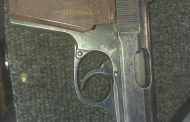 Four arrested for possession of an unlicensed firearm