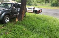 No injuries after bakkie crashed into tree in Pretoria