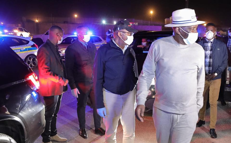 Western Cape: Minister Cele and entourage visit #COVID19 operations in Cape Town