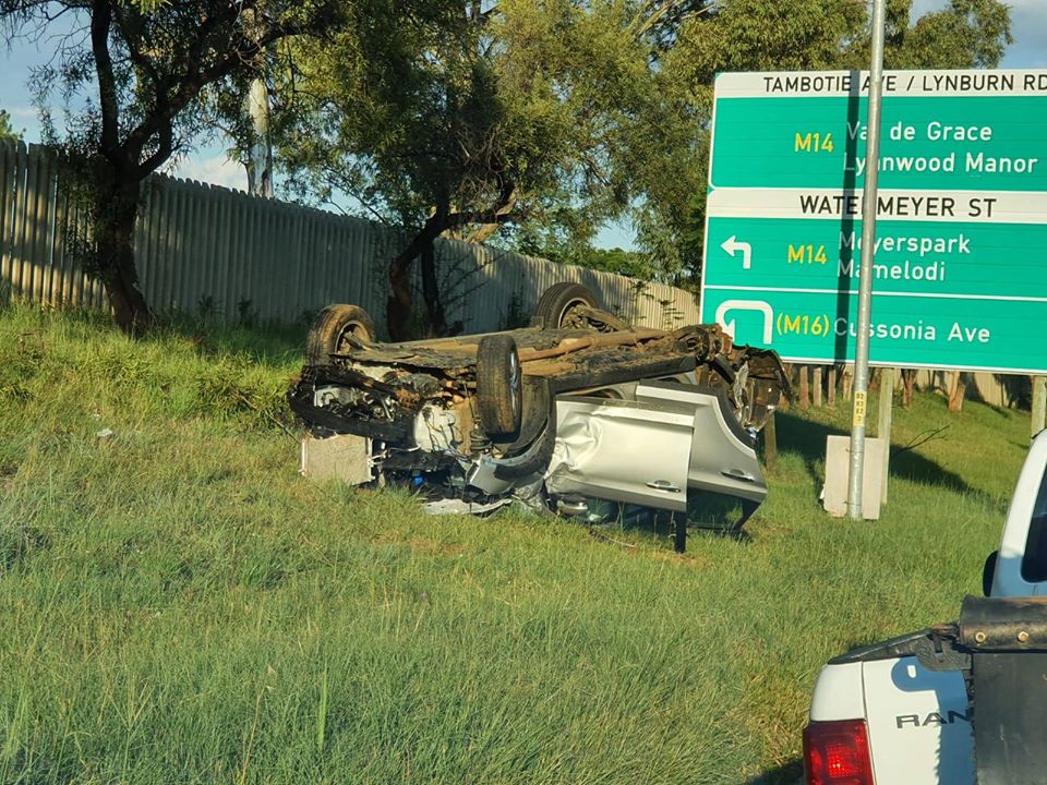 One injured in vehicle rollover on the Watermeyer turn-off, Pretoria