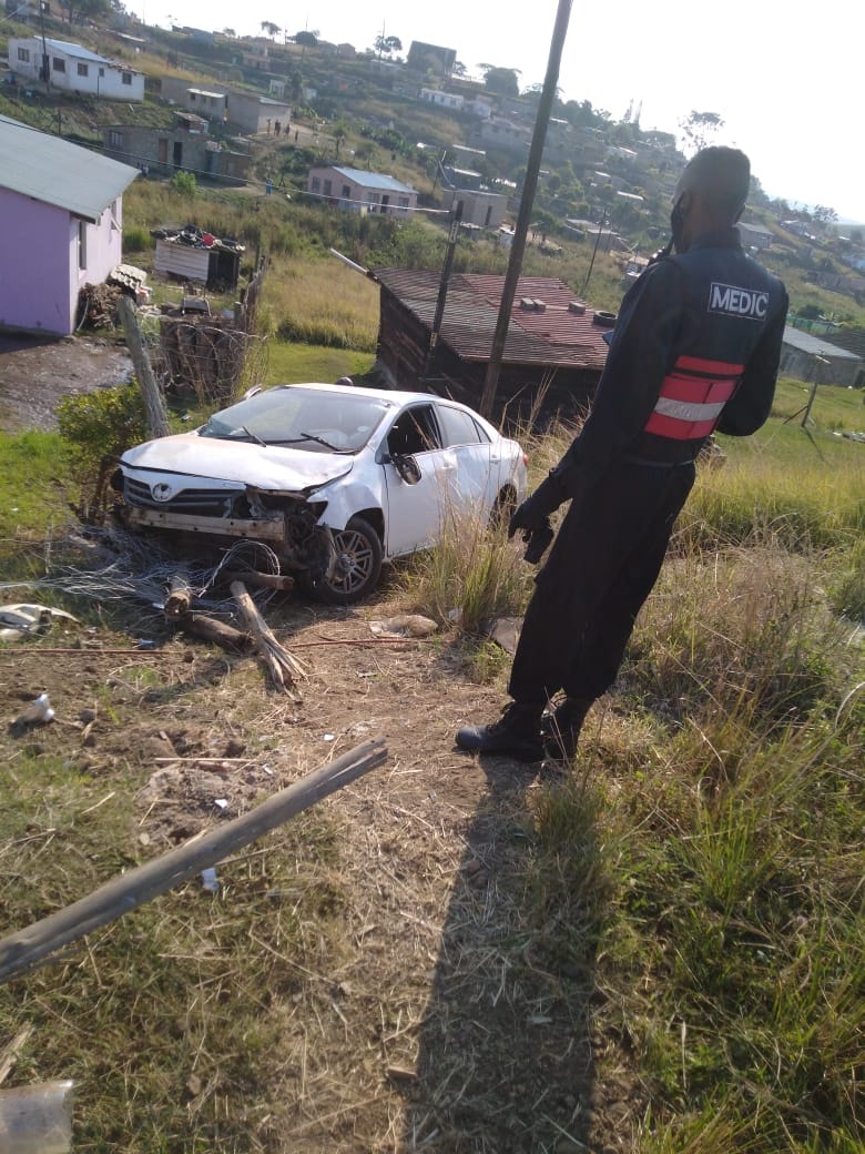 Vehicle crashed into fence in Cottonlands, KZN