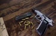 Off-duty police officer arrest suspects and recover firearm