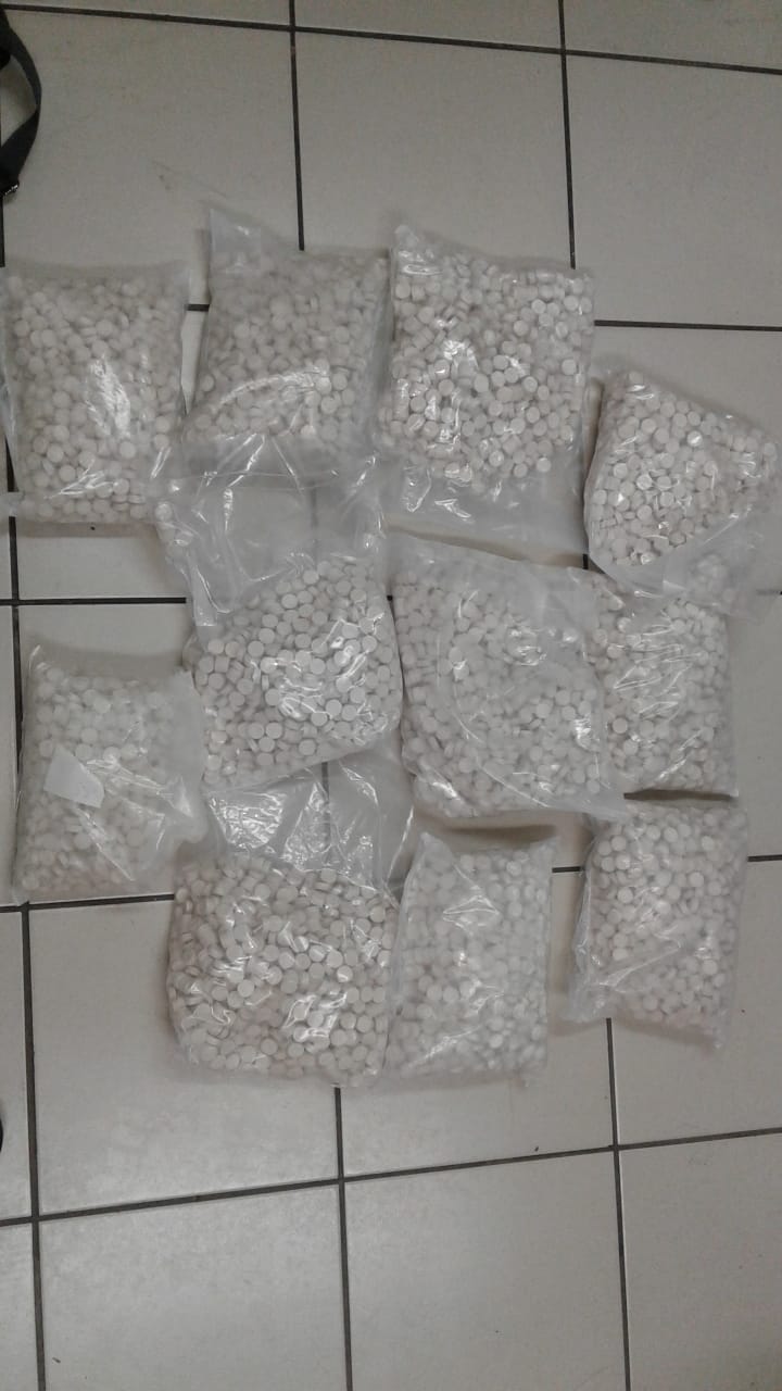 Police confiscates drugs worth R700 000 at roadblock near Pletttenberg Bay