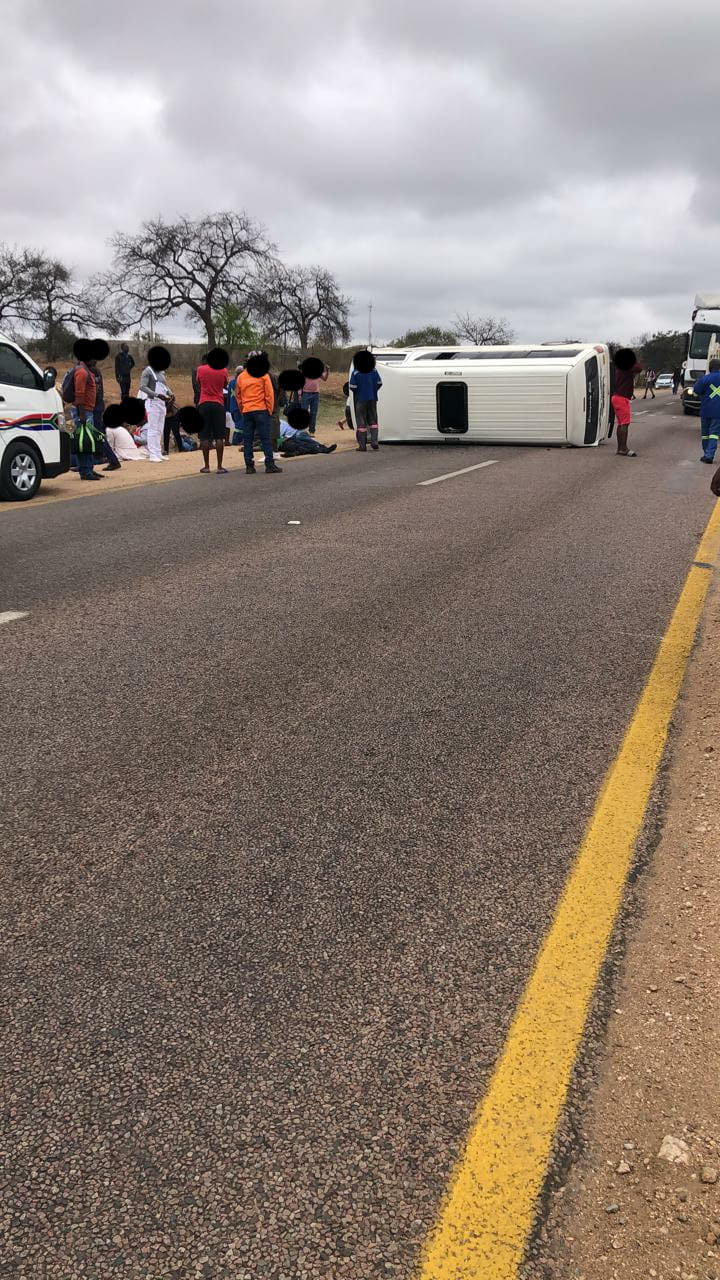 Several injured in a vehicle rollover on the R71 between Namakgale and Mashishimale.