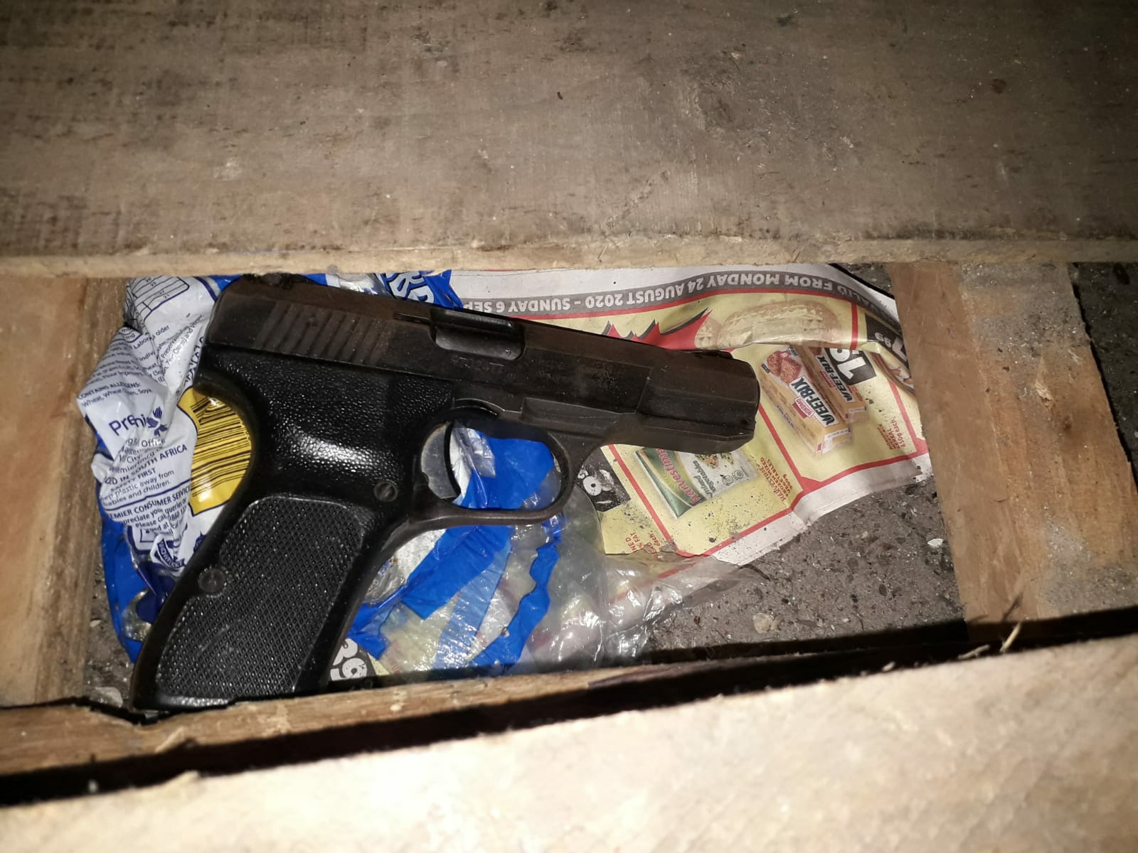 Suspect (19) arrested for possession of unlicensed firearm and ammunition in Kraaifontein