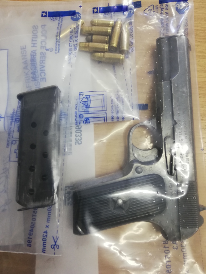 Six suspects arrested, unlicensed firearm, drugs and ammunition seized
