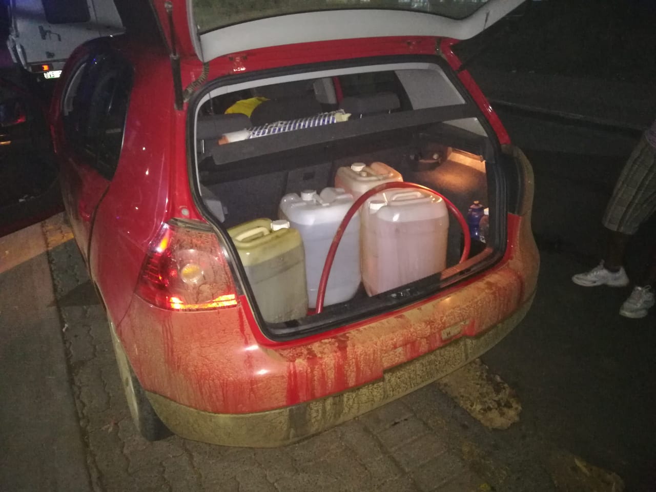 Two suspects arrested for theft of diesel in the Floukraal area