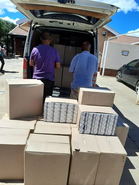 Two suspects found in possession of counterfeit cigarettes on the N6 Reddersburg road