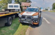 Driver treated after suffering a seizure while driving in Benoni