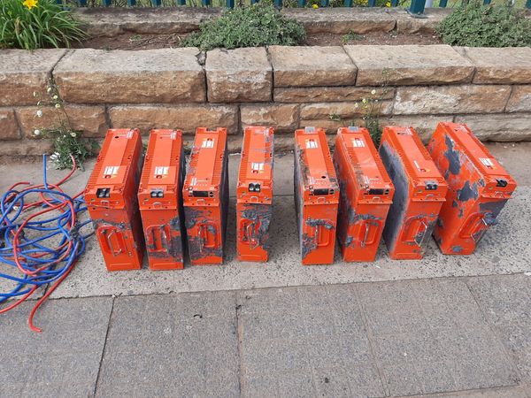 Thieves nabbed while transporting stolen cellphone tower batteries