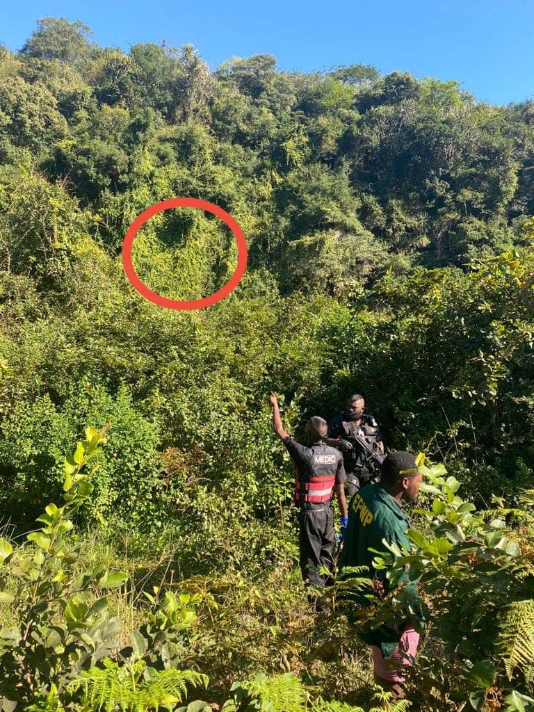 Man trapped on a cliff in Ezindlovini