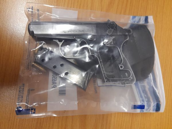 Two illegal firearms seized by police officers deployed at Plessislaer