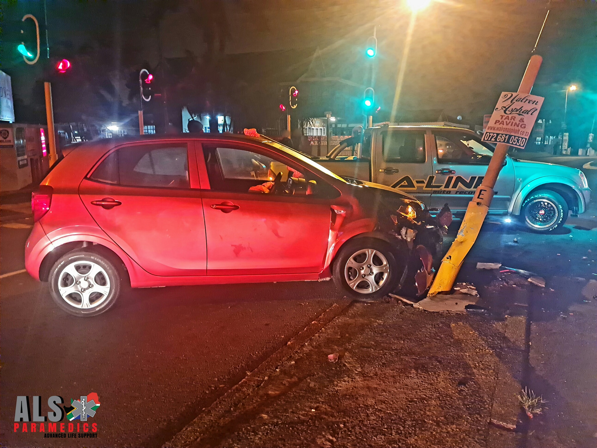 No injuries reported after car is crashes into trafic light on the Bluff