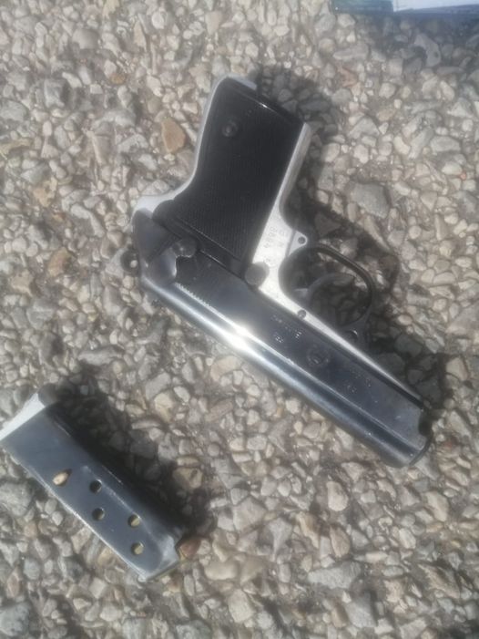 Two arrested for possession of unlicensed firearm and ammunition: Jeffreys Bay