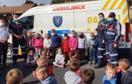 Netcare 911 gives road safety talk at nursery school