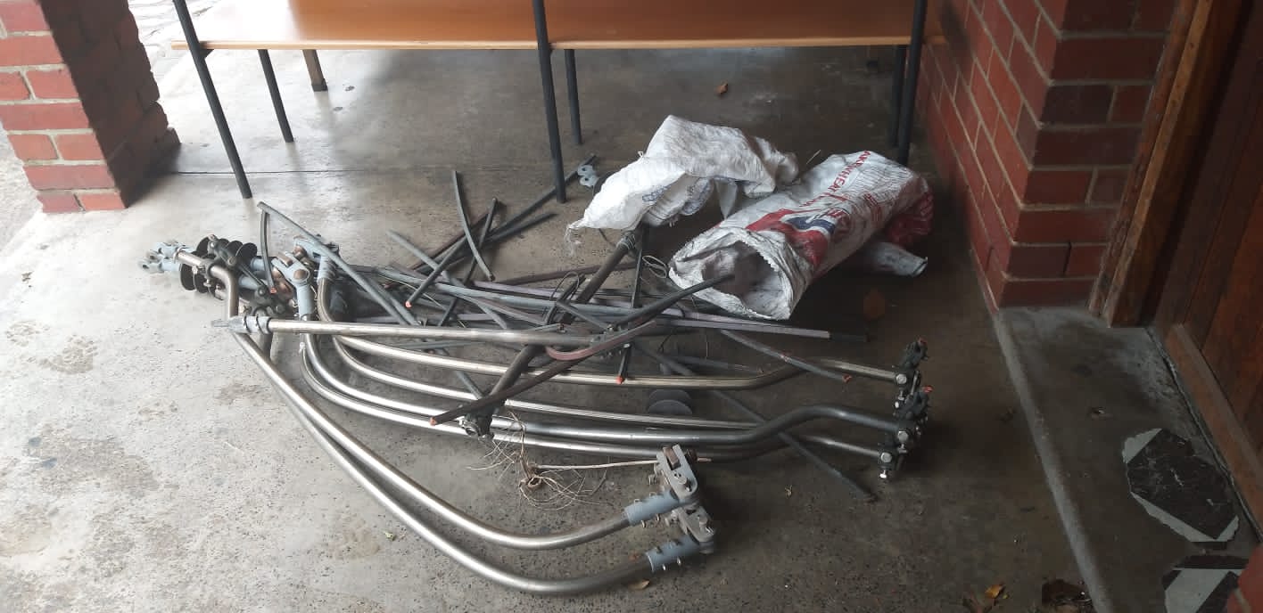 Suspects caught in the act of stealing copper cables