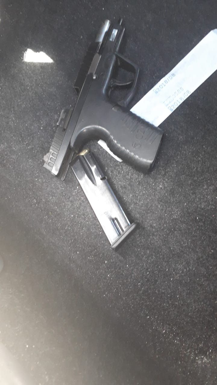 Armed suspects apprehended by Flying Squad