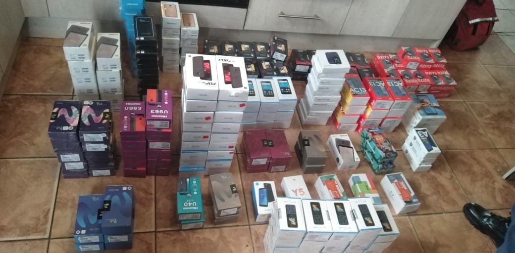 Eight suspects detained for business robbery, one for the possession of drugs