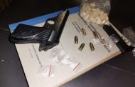 Suspects arrested for possession of unlicensed firearms and drugs