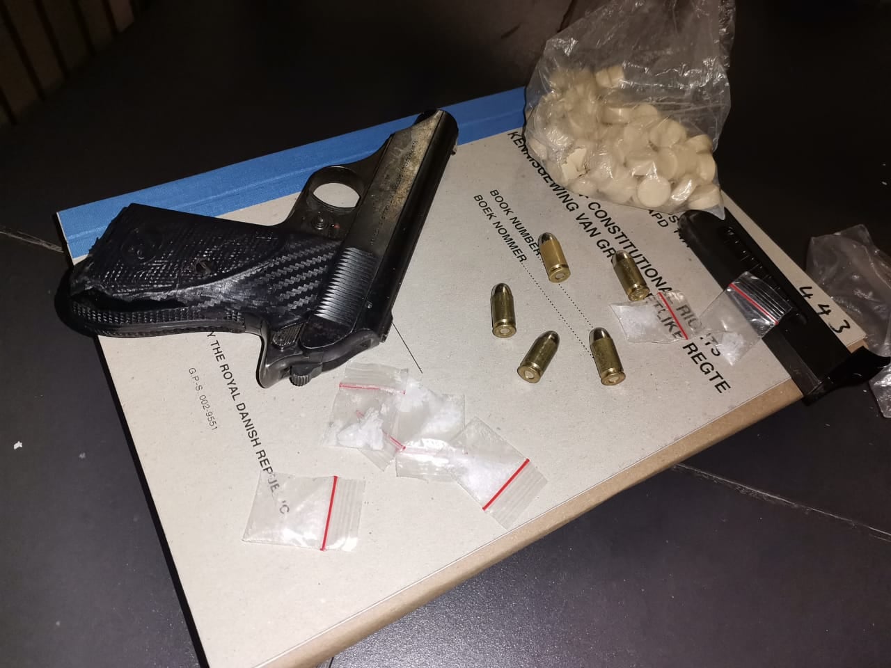Suspects arrested for possession of unlicensed firearms and drugs