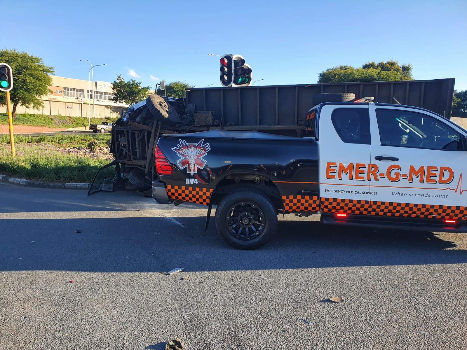 Two injured in a truck rollover in Kempton Park