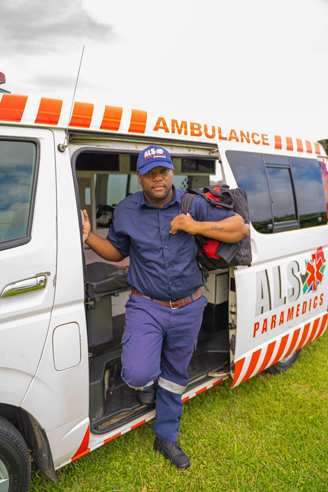 Paramedics deliver baby at Yellowwood Park