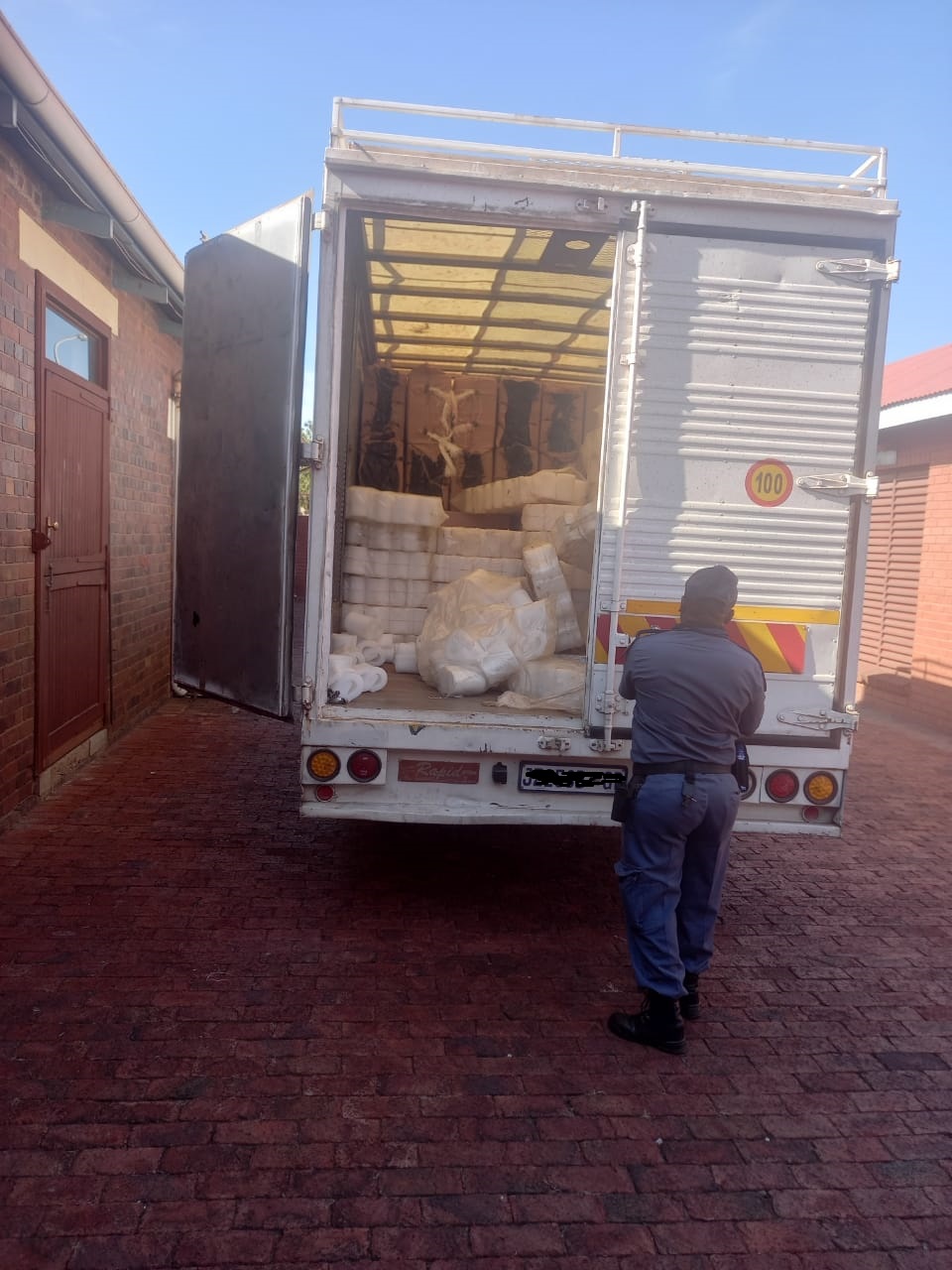Suspects in court for illicit cigarettes