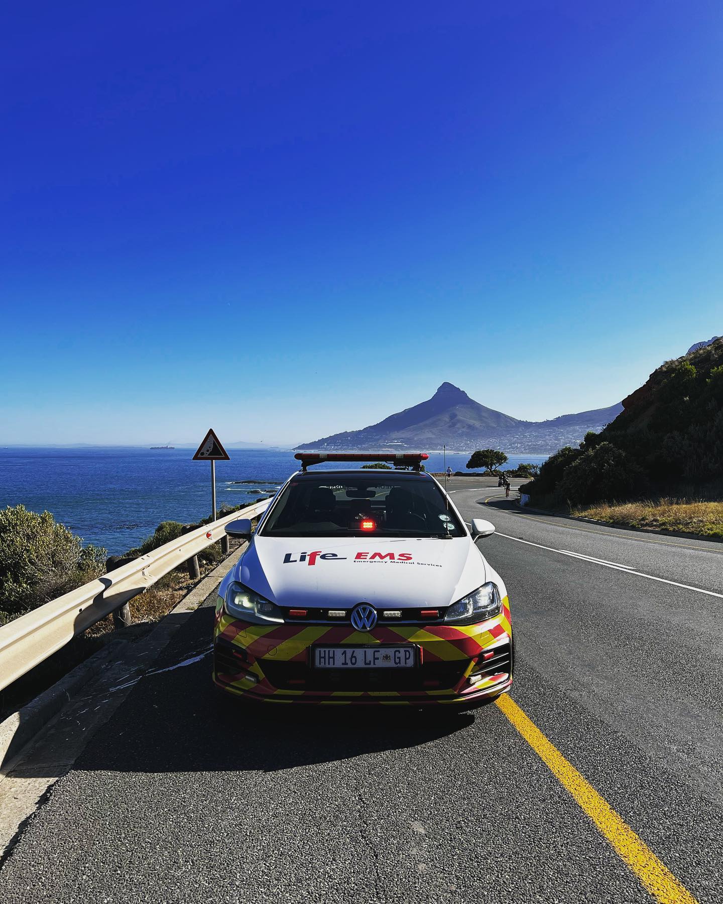 Pedestrian knocked down by a cyclist on Victoria Road, Oudekraal.