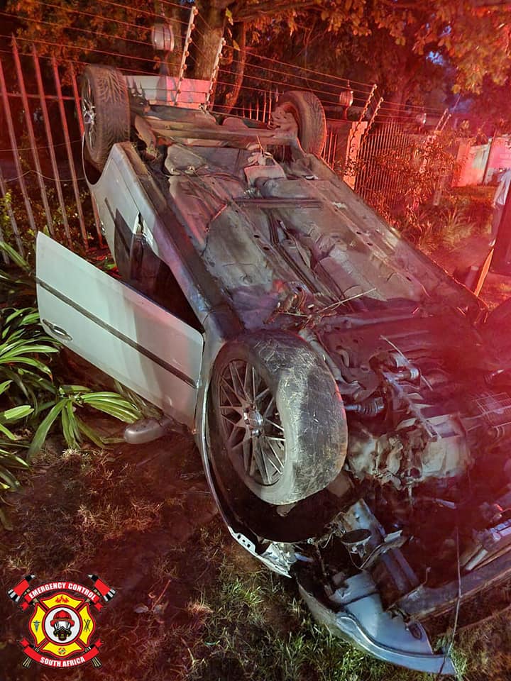 Vehicle rollover in Roodepoort