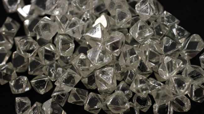 Alleged diamonds dealer bust selling diamonds for R3.5 million
