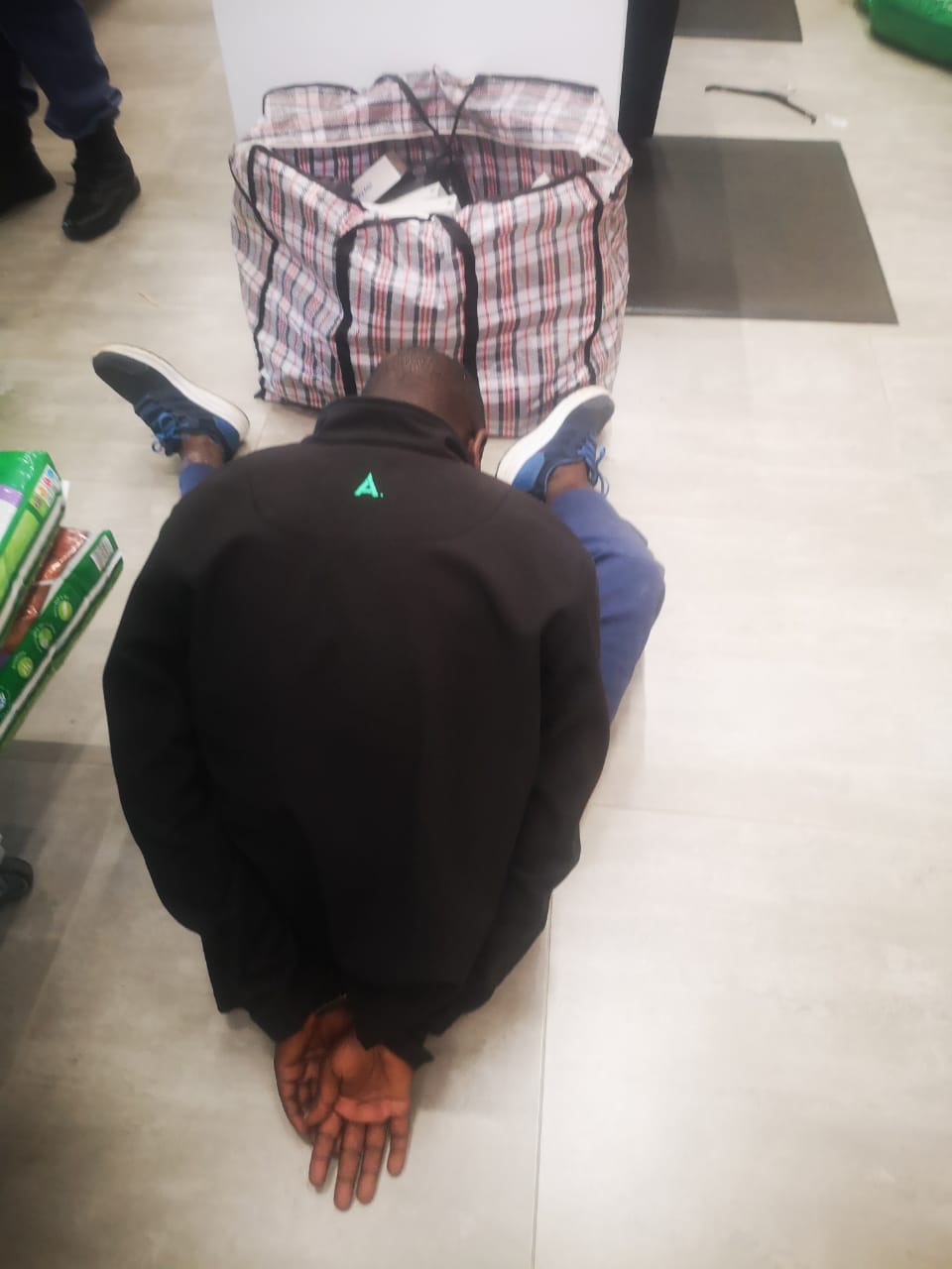 Swift response by Flying Squad members leads to the arrest of business robbery suspects
