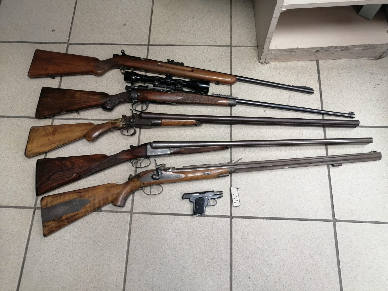 Suspect arrested for possession of unlawful firearms and ammunition