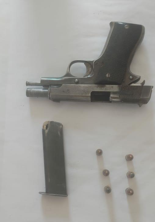 SAPS Springs members nab suspect within minutes after a robbery was reported