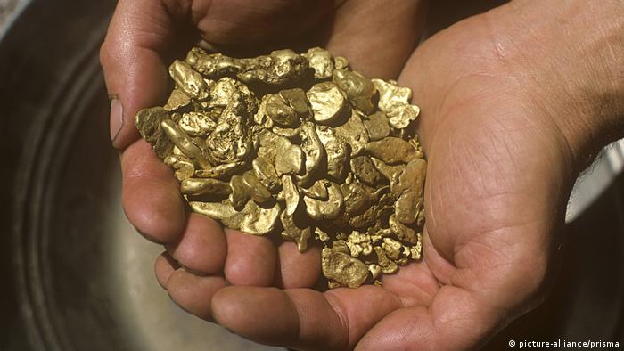 Hawks disruptive operation netted 10 illegal gold miners in Lulekani