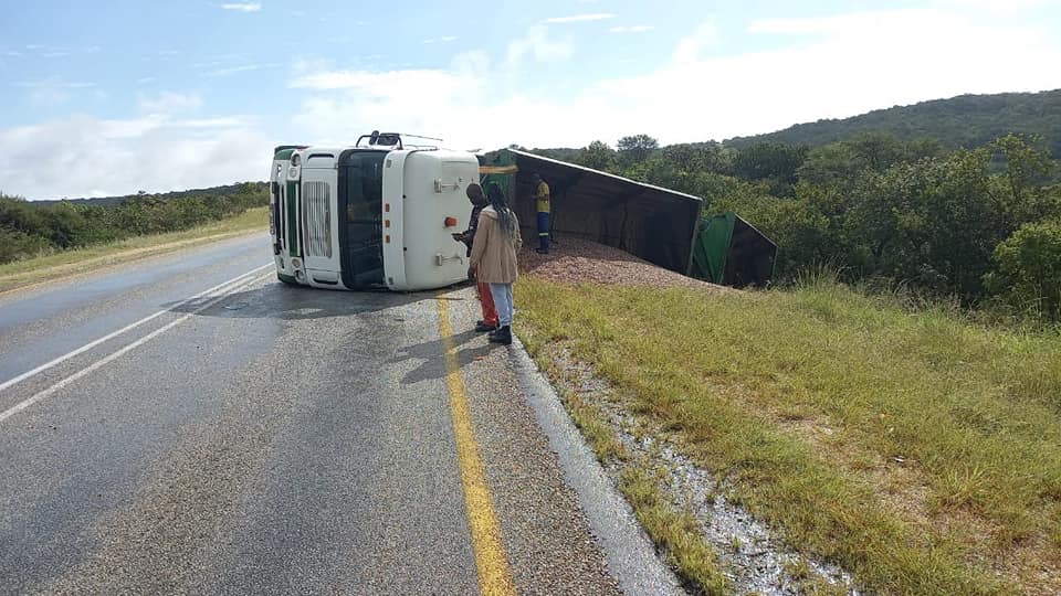 Truck rollover on the R81, Sekgopo