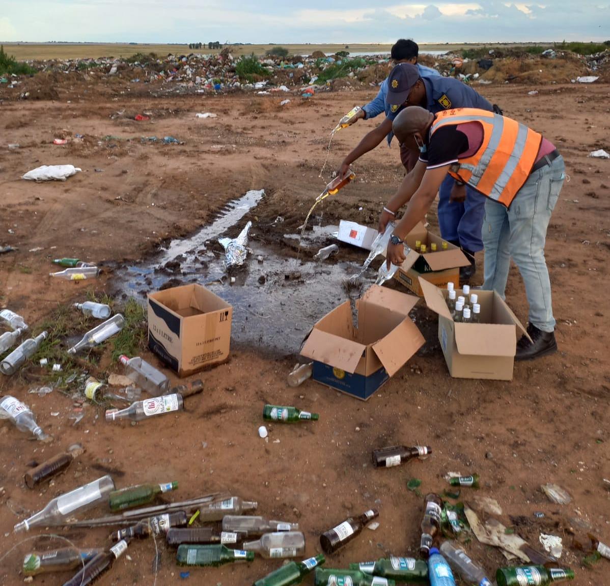 A joint operation leads to the seizure of fake liquor, shoes and clothing in Bultfontein