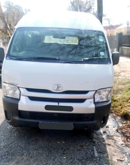 Hijacked taxi recovered by JMPD in Rosettenville