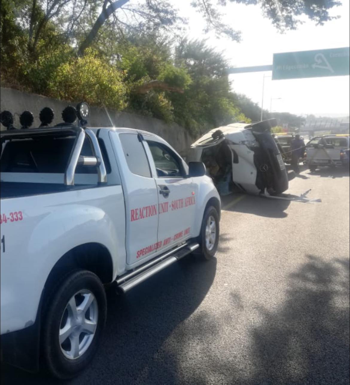 Vehicle Overturns: R102 Mt. Edgecombe - KZN