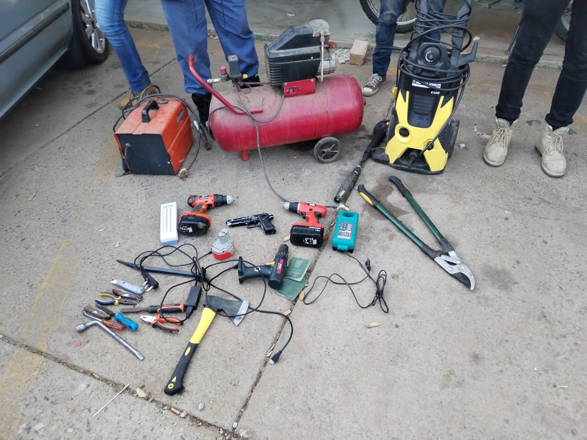 SAPS Hekpoort members arrest four alleged burglars and recover presumed stolen property