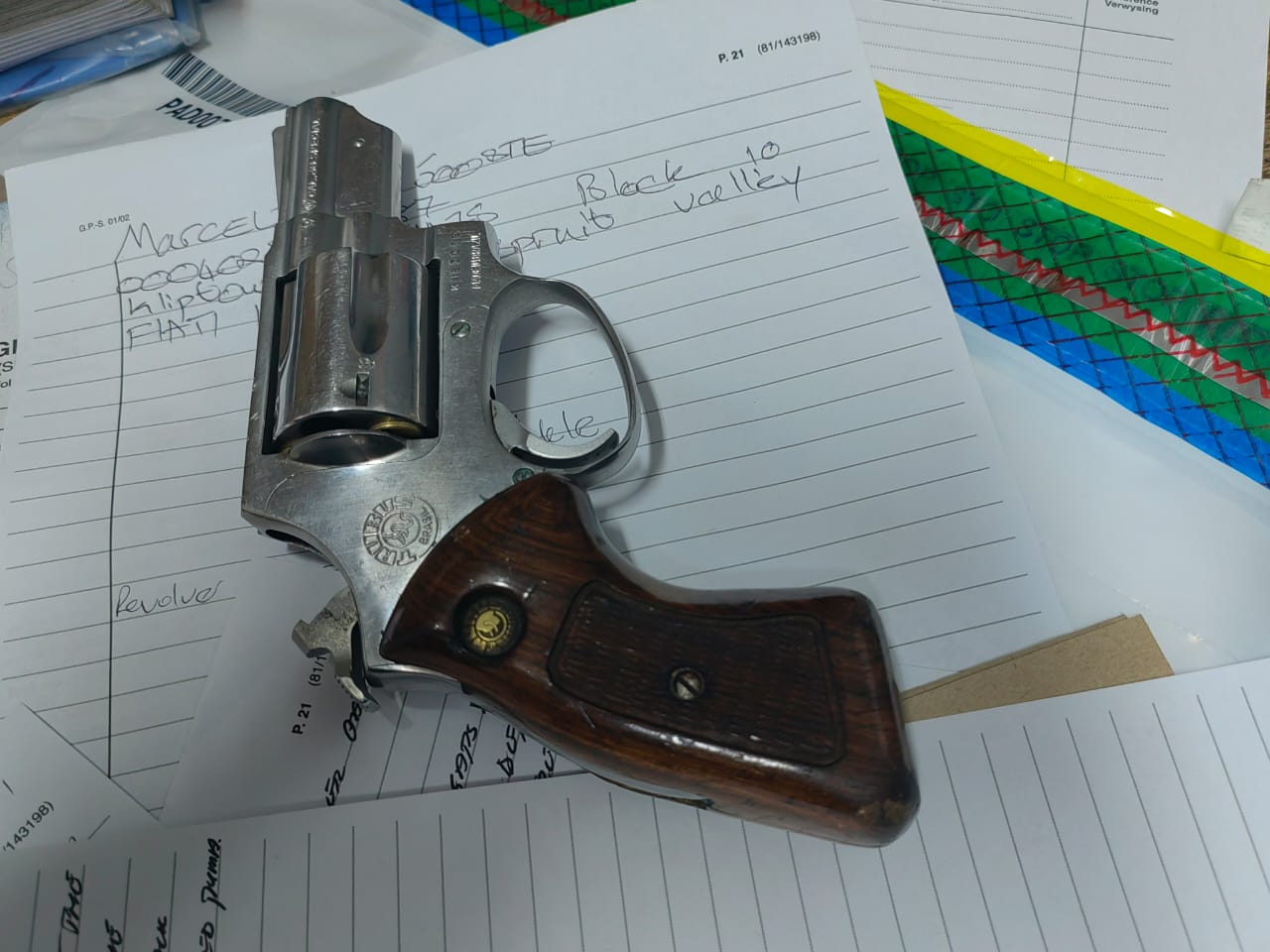 Gauteng police Anti-Gang Unit arrest eighteen suspects and recover six unlicensed firearms