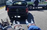 Police arrest suspects shortly after business robbery