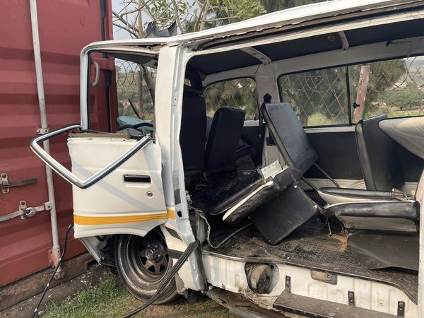 Sixteen Injured In Taxi Crash: Gunjini - KZN