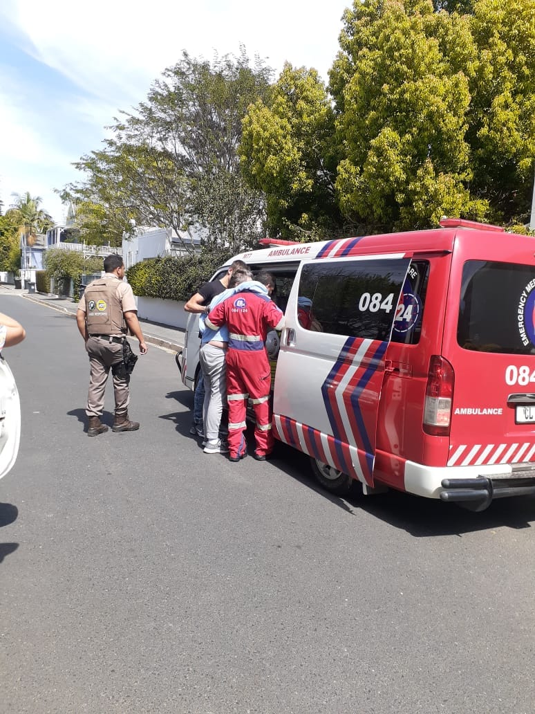 Swift response to the assistance of a lady after collapsing on a sidewalk in Paarl
