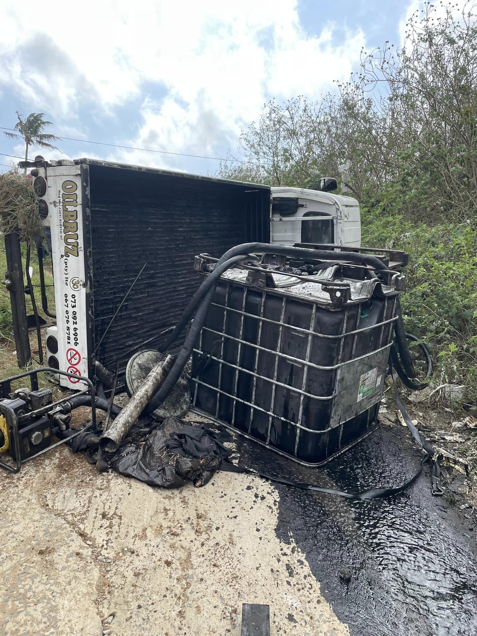 Bakkie Overturns: Cordoba Gardens - KZN