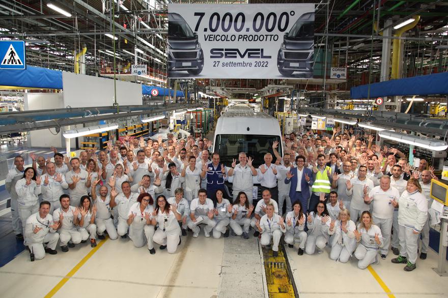 Stellantis Celebrates 7 Million Vehicles Built at Europe’s Largest Light Commercial Vehicles Plant
