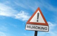 Quick thinking female motorist outsmarts alleged hijackers