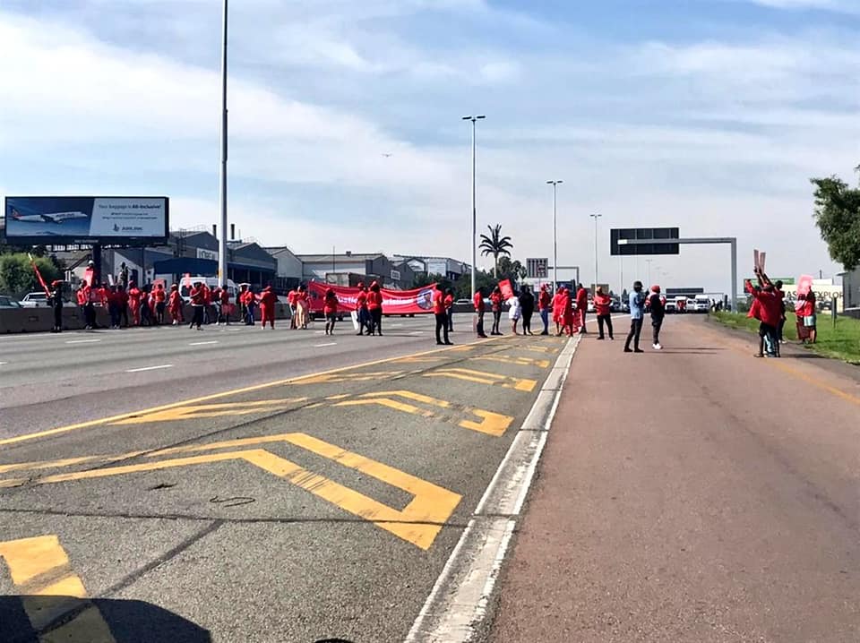 The N1 North in Midrand is closed off between New Road and Olifantsfontein Road due to a protest