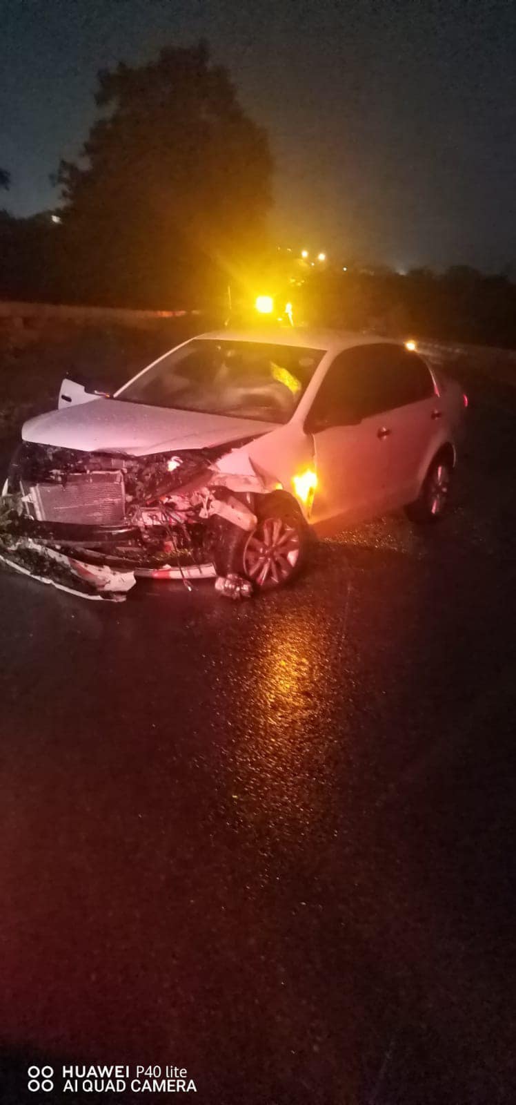 Driver crashes in inclement weather in Verulam